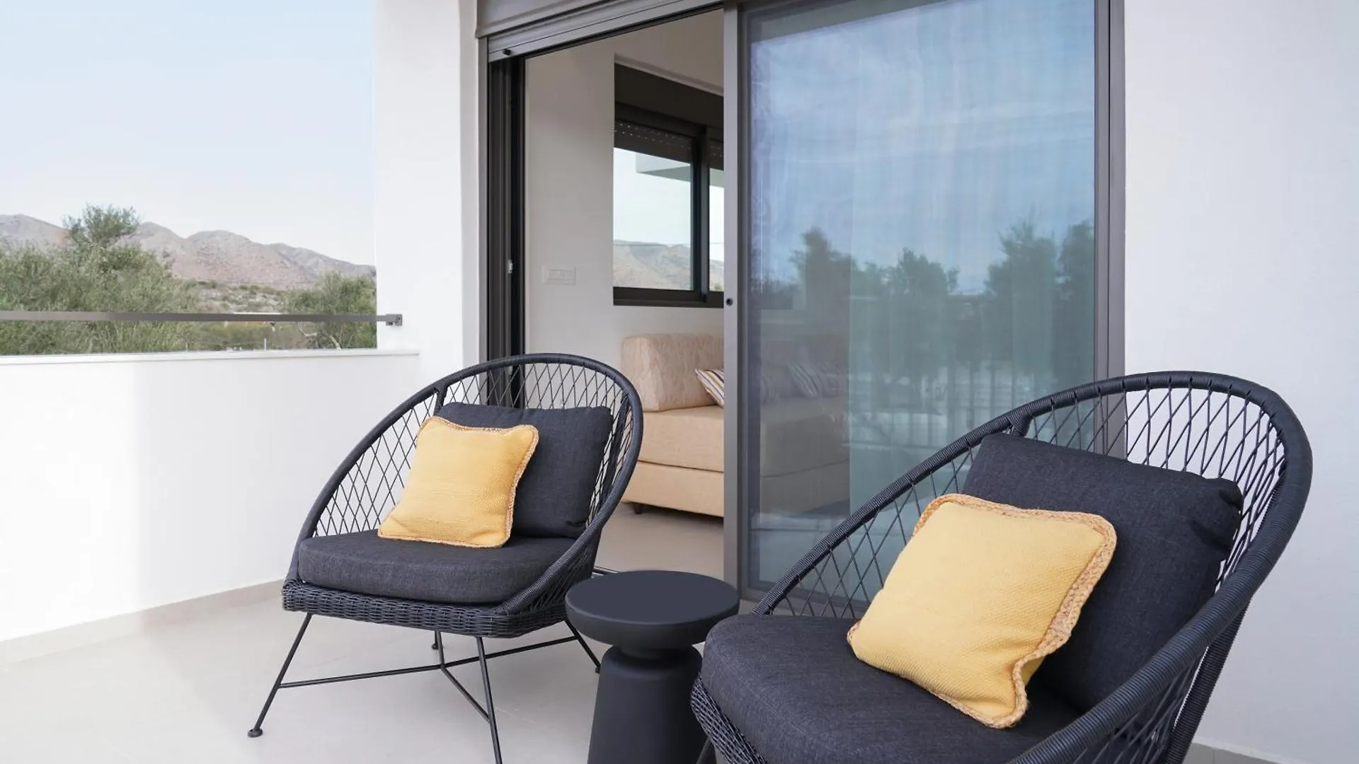 Villa Tersanas Mare Yellow